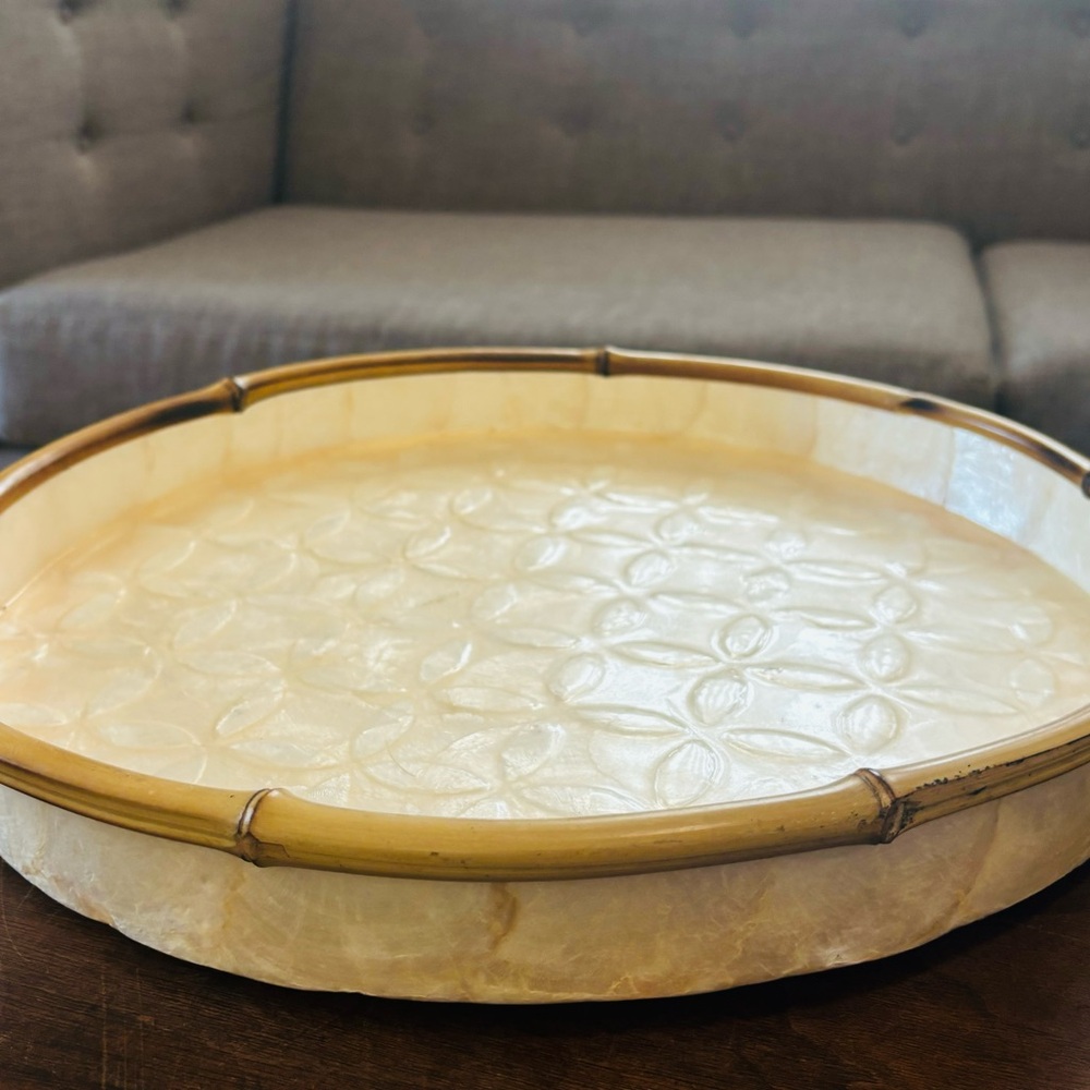 TIRAM CAPIZ AND BAMBOO ROUND TRAY. - Picture 6 of 11